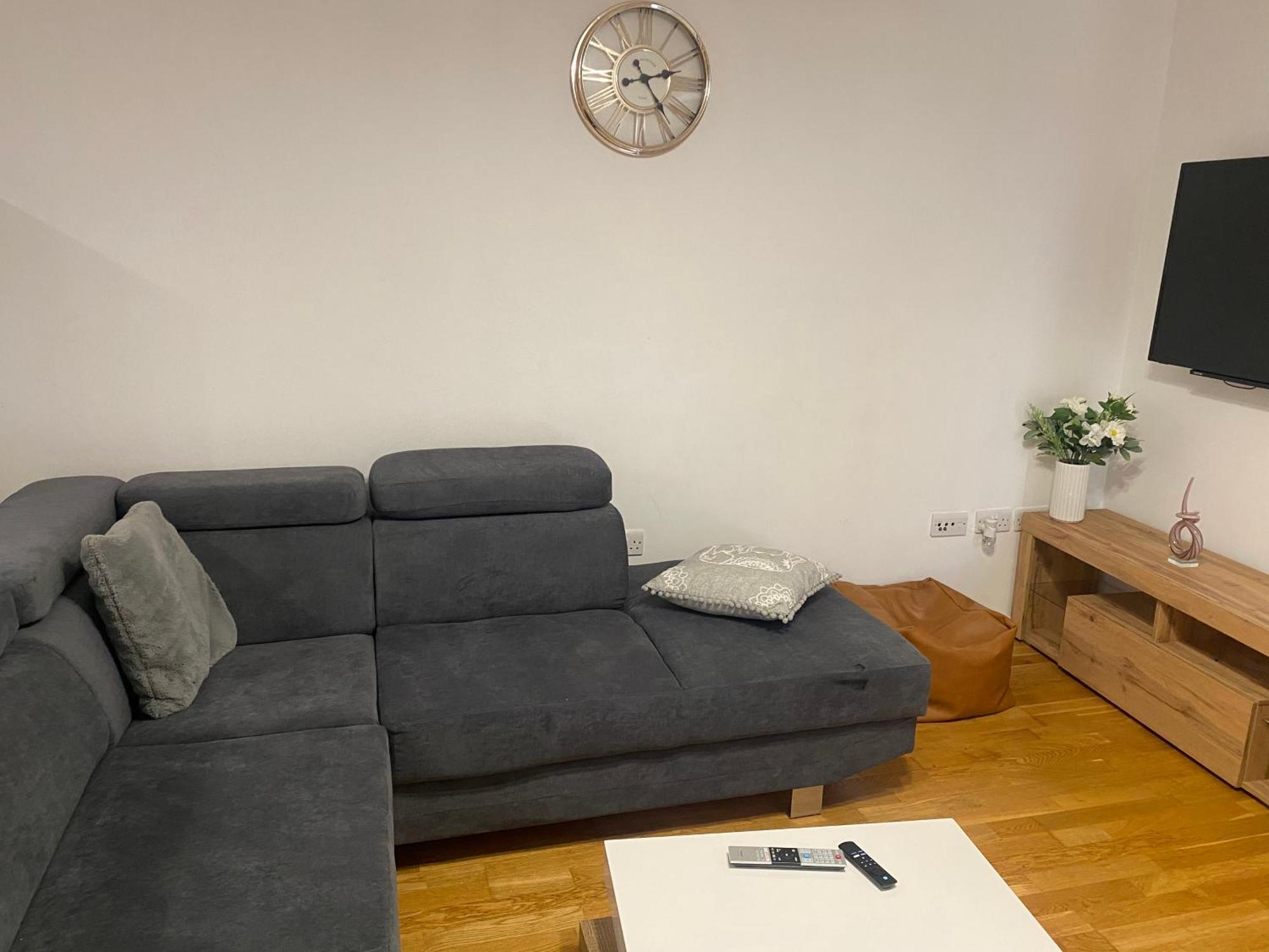 Eaglet 2 Bedroom Luxury Home Near Etihad Staduim — Photos 1